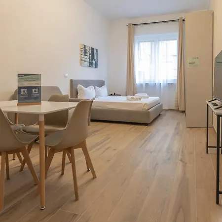 Lägenhetshotell Hotiday Ogr 3*